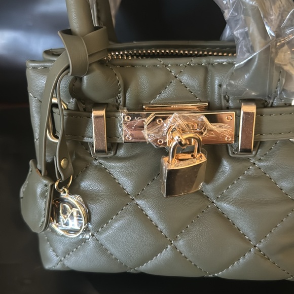 Badgley Mischka Mini Diamond Quilted Tote with Front Lock. NWT - Picture 7 of 9